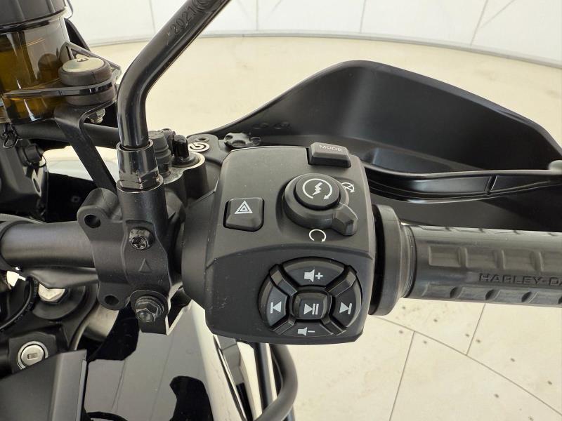 HARLEY DAVIDSON Pan America 1250 Vivid Black