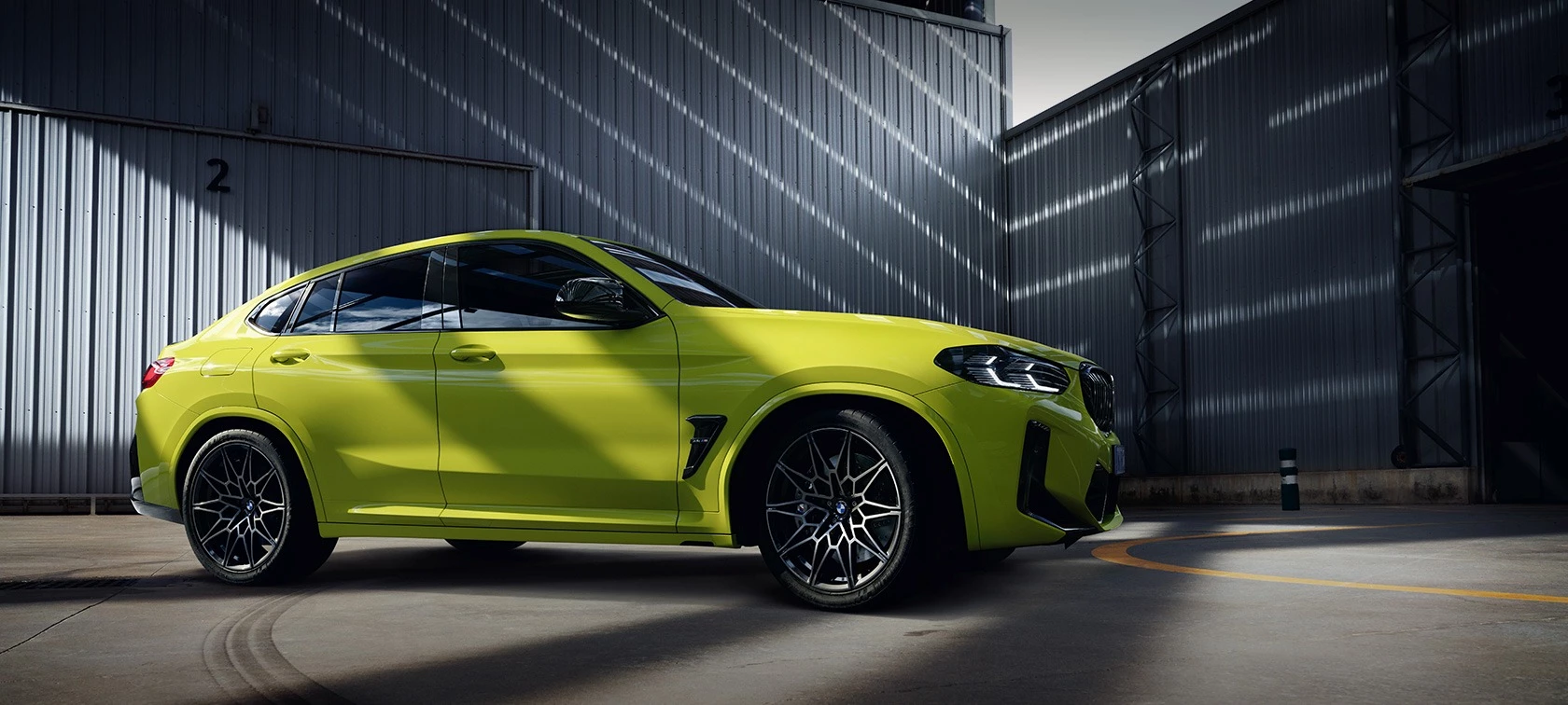 38 BMW X4 M Slide