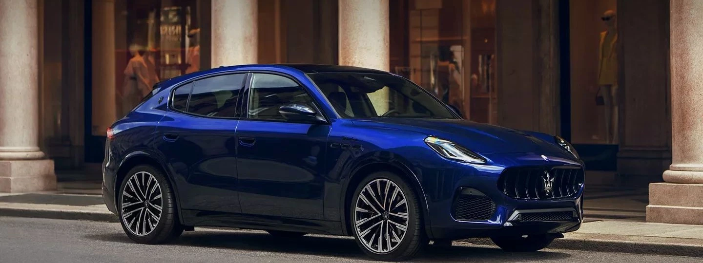 Grecale Modena Blue On Street Right Side View Desktop (1)