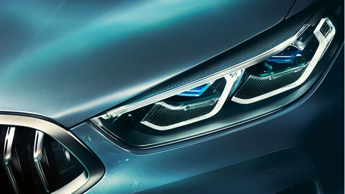 Ripresa Da Vicino Della Luce Laser Nel Frontale Yyt